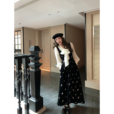 温柔气质百搭丝绒背心裙