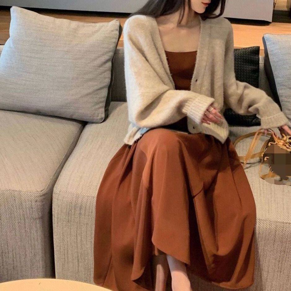 茶系穿搭一整套秋冬小香风高级感毛衣针织开衫配吊带裙子两件