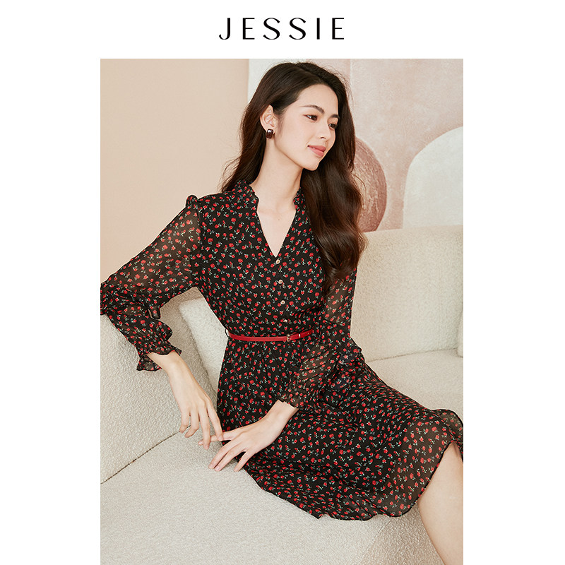 JESSIE时尚碎花V领显瘦荷叶边长袖连衣裙女秋
