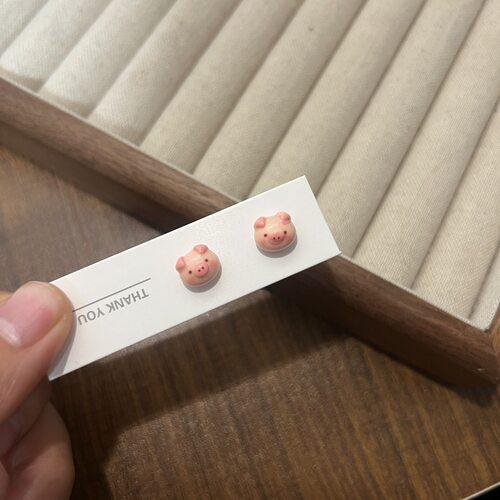 可爱立体小猪迷你耳钉