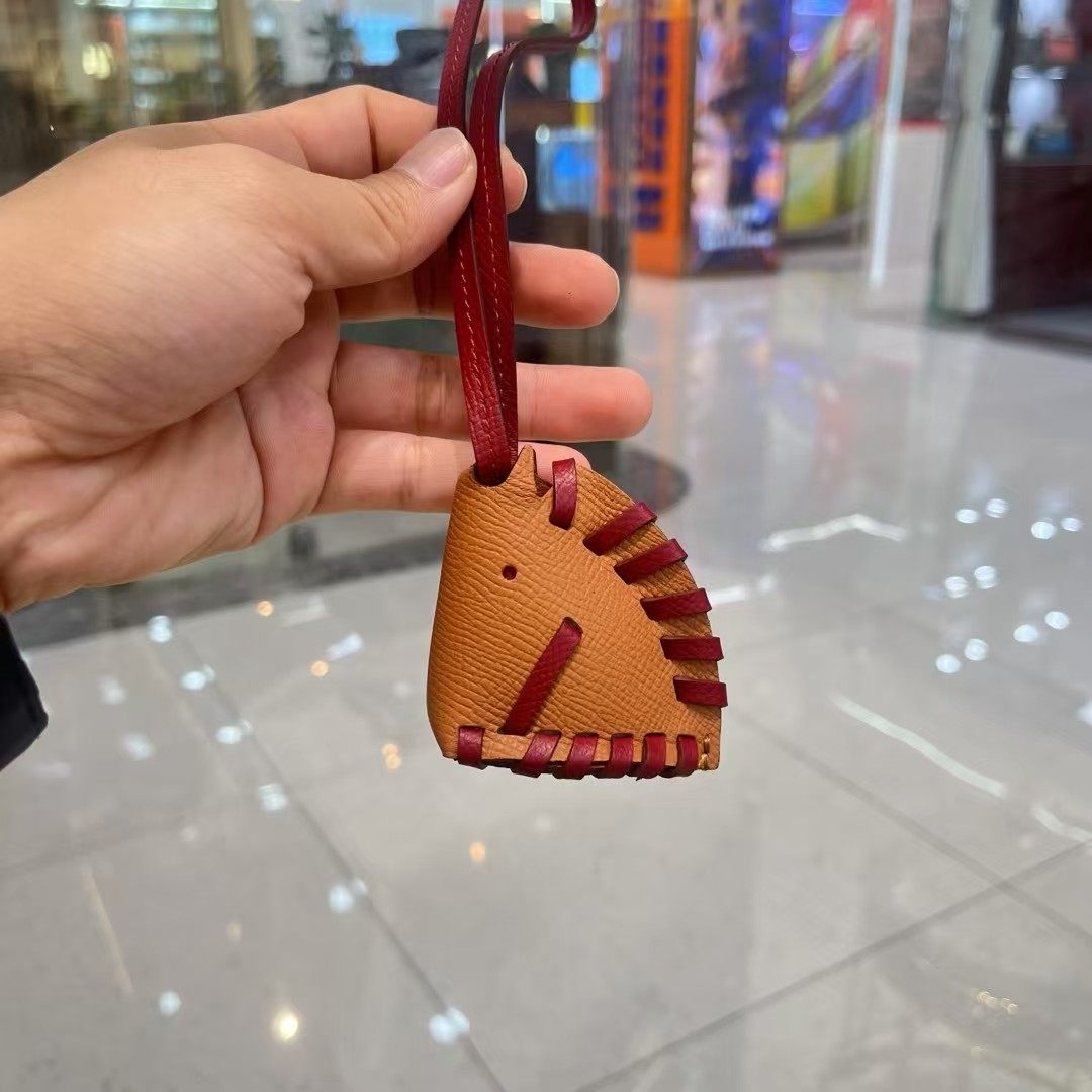 名品包伴侣挂件包包挂件-女士小皮具挂件 手工真皮包包装饰品