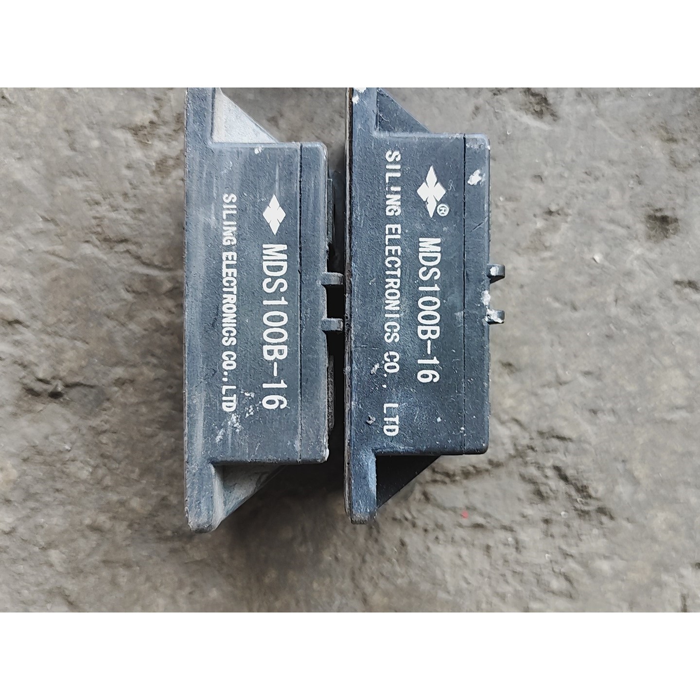 四菱整流桥模块MDS100B-16,实物拍摄,成色如图.型号议价产品