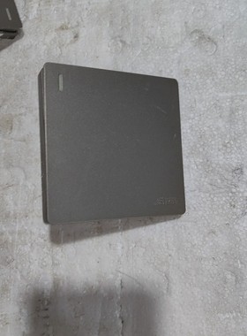 LS龙胜开关面板,灰色大面板,型号E6SN111F,全新拆机议价产品