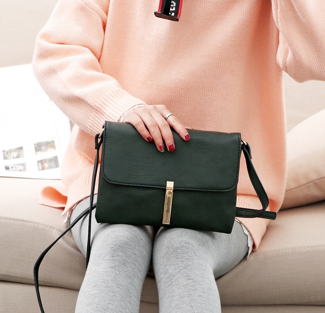 韩版搭扣皮革小坤包时尚女士pu单肩包女子式斜挎包350克