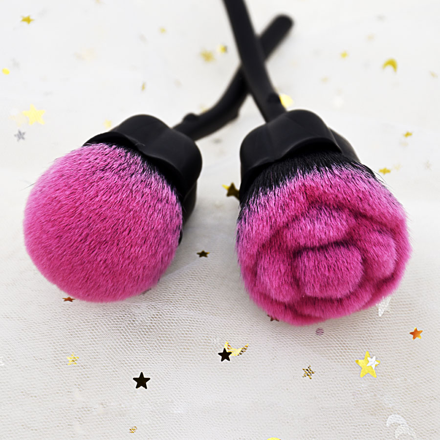 玫瑰花化妆刷花瓣散粉刷