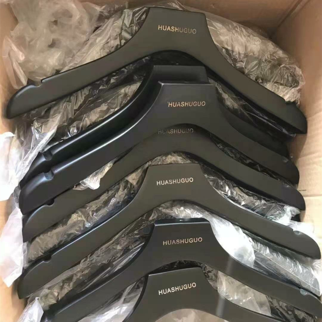 纯黑实木衣架儿童服装专用防滑女装木质衣服挂撑裤夹刻字logo