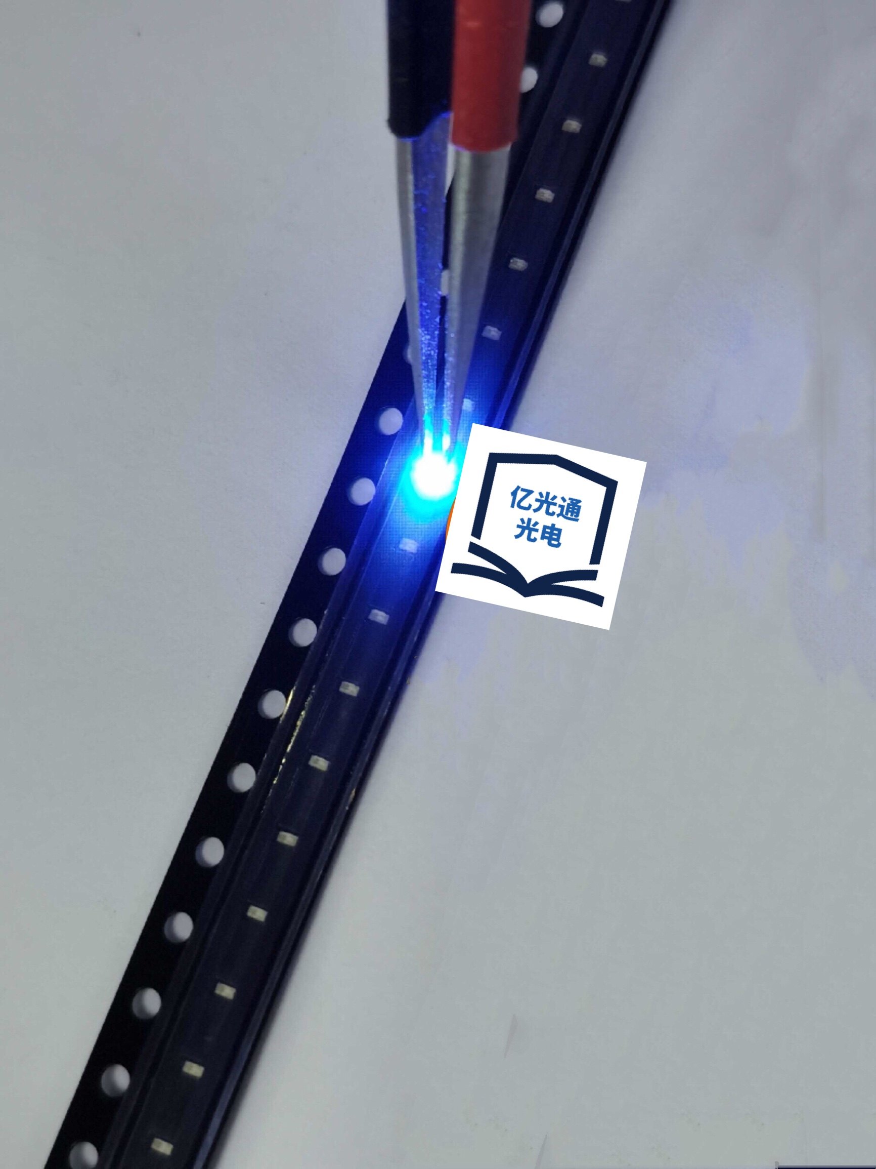 0402蓝色贴片led灯珠1005高亮SMD LED蓝灯蓝光兰光发光二极管包邮