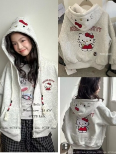 童衣坊女童加绒连帽卫衣2025冬新款中大童卡通印花外套儿童洋气