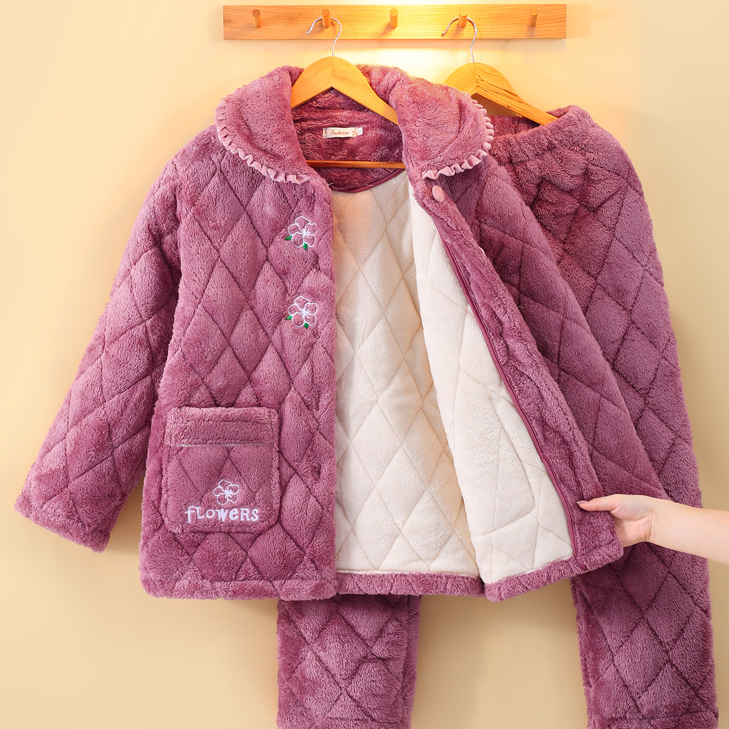 睡衣女冬季加厚加绒保暖三层珊瑚绒夹棉套装中老年法兰绒家居服冬