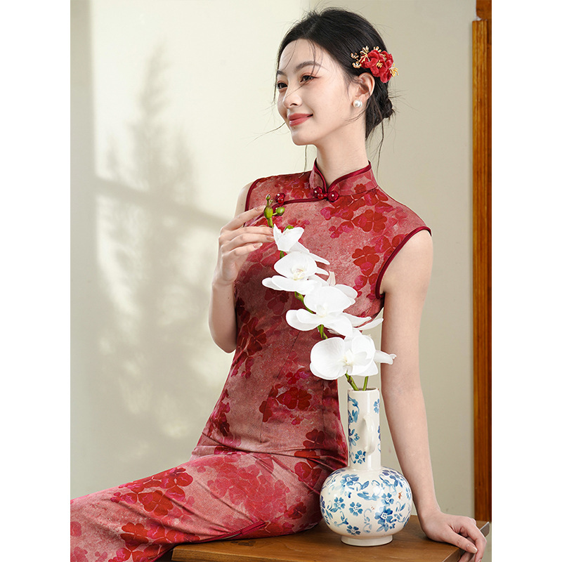 红色旗袍女2025新款夏季新中式改良年轻款无袖清冷感高端大气