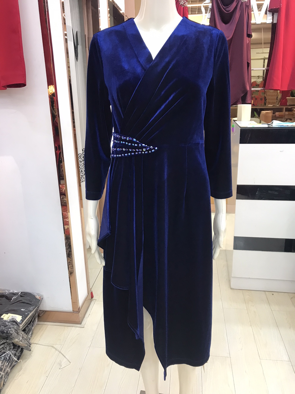 富贵时尚修身版连衣裙