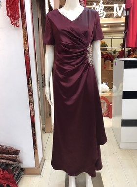 富贵依枝花妈妈婚礼礼服长款新款高贵喜婆婆婚宴装时尚镶钻连衣裙