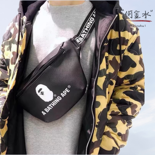 BAPE猿人头PU皮质潮流斜挎胸包