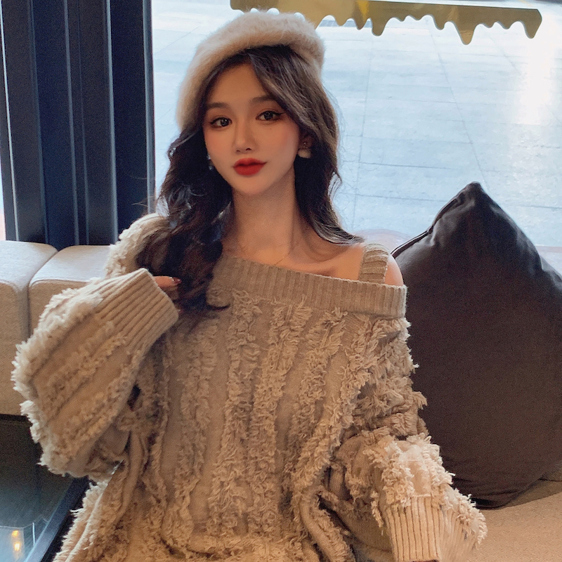 Real price, real shot design, tassel edge, slouchy wind, medium length open shoulder sling loose sweater coat