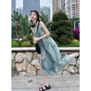 美式复古吊带连衣裙女夏季ins晕染牛仔蓝小众宽松长裙