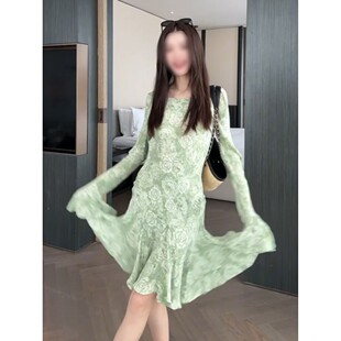法式浪漫风绿色印花连衣裙女度假风显瘦掐腰喇叭袖短裙