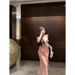 蕾丝拼接吊带连衣裙女夏季荷叶边鱼尾裙黑色收腰裙子纯欲包臀长裙