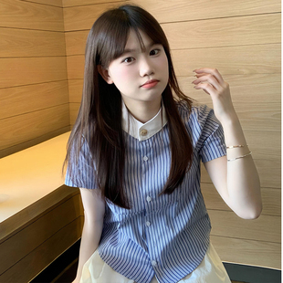 学院风刺绣蓝色条纹短袖衬衫夏季百搭显瘦小众设计衬衣