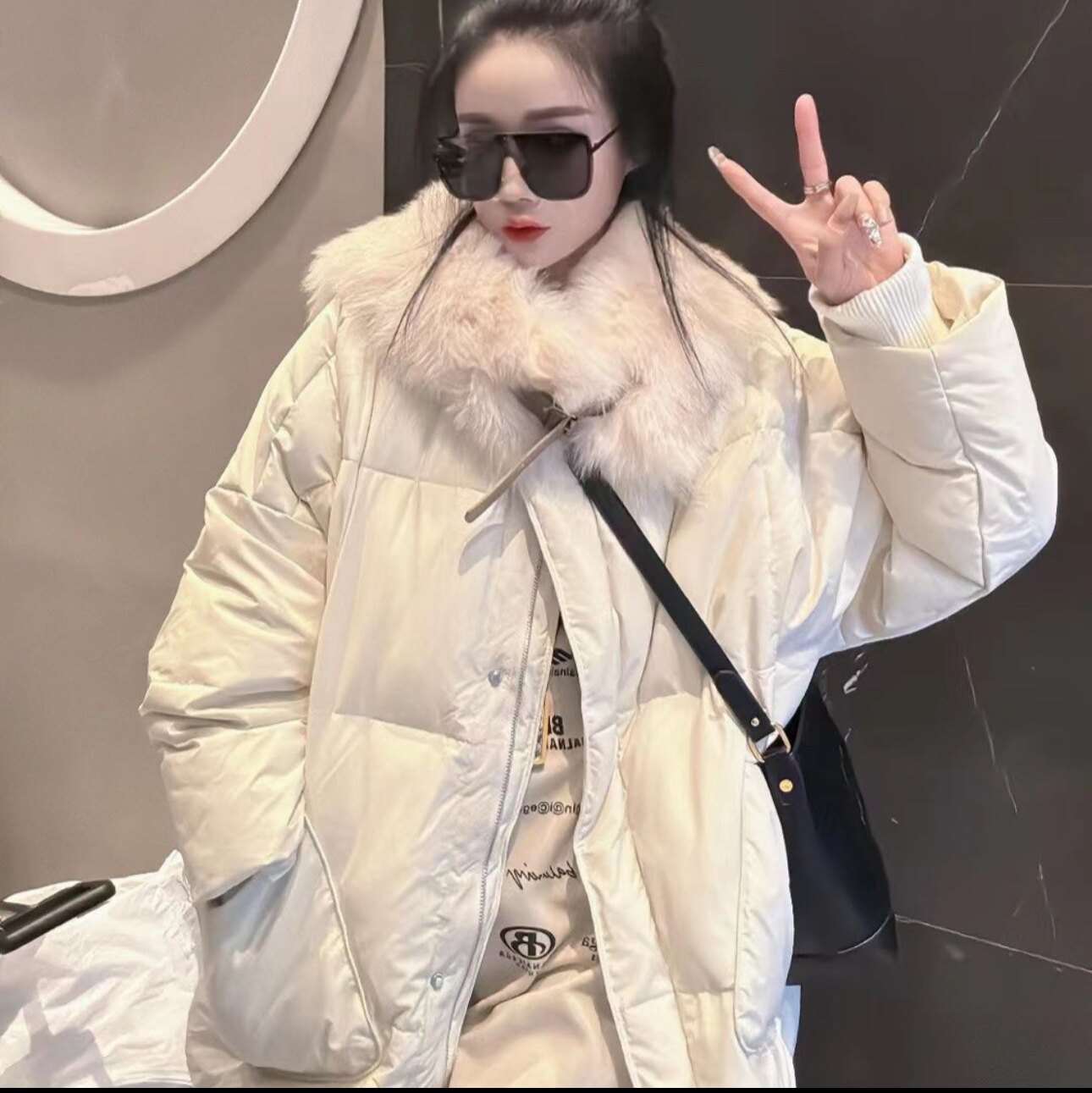 娜格调欧货洋气中长款真毛领休闲斜兜保暖羽绒服 2023经典鸭绒服