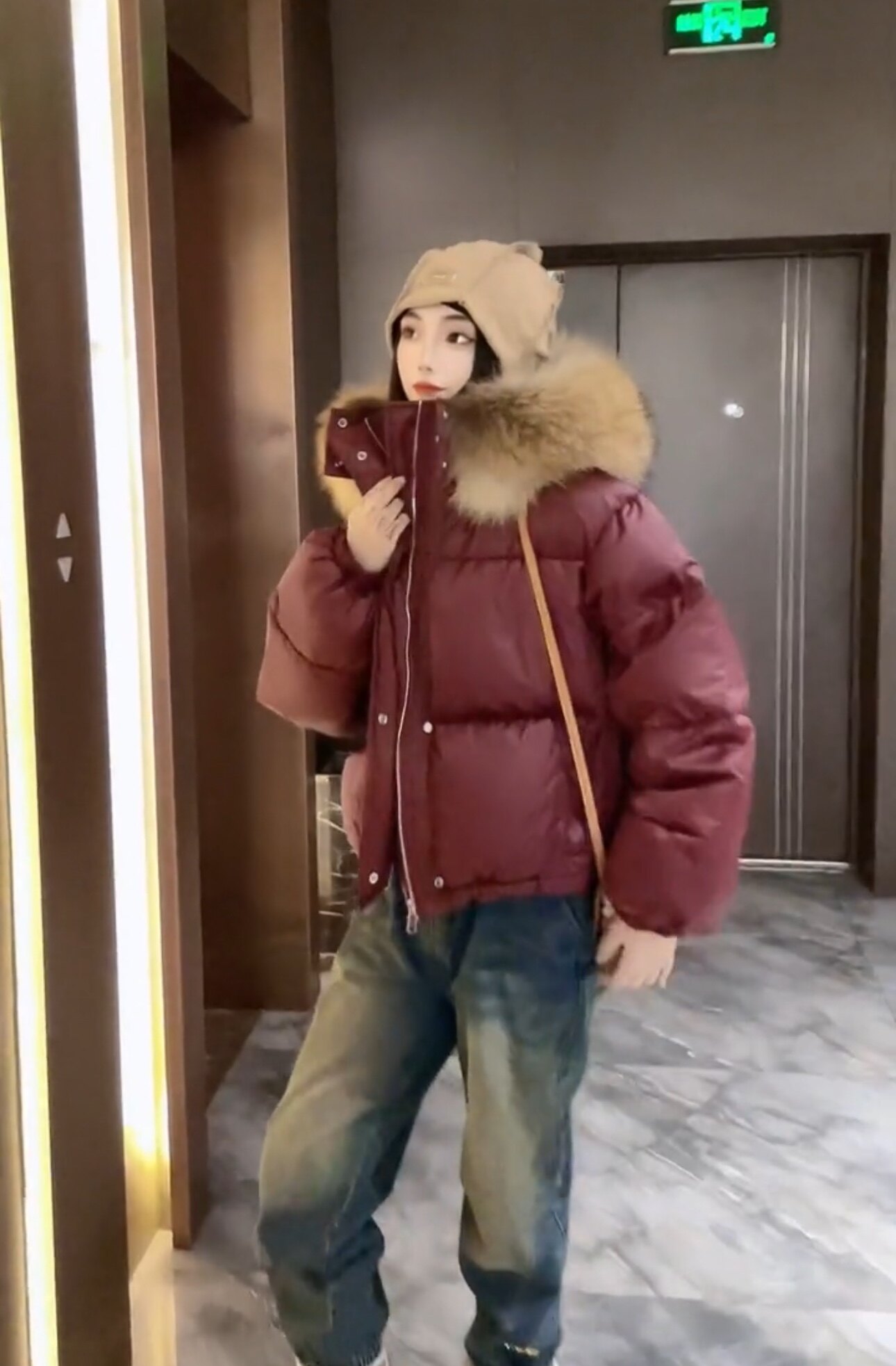 娜格调欧货洋气宽狐狸真毛领短款抽带羽绒服 2023AB兜面包鸭绒服