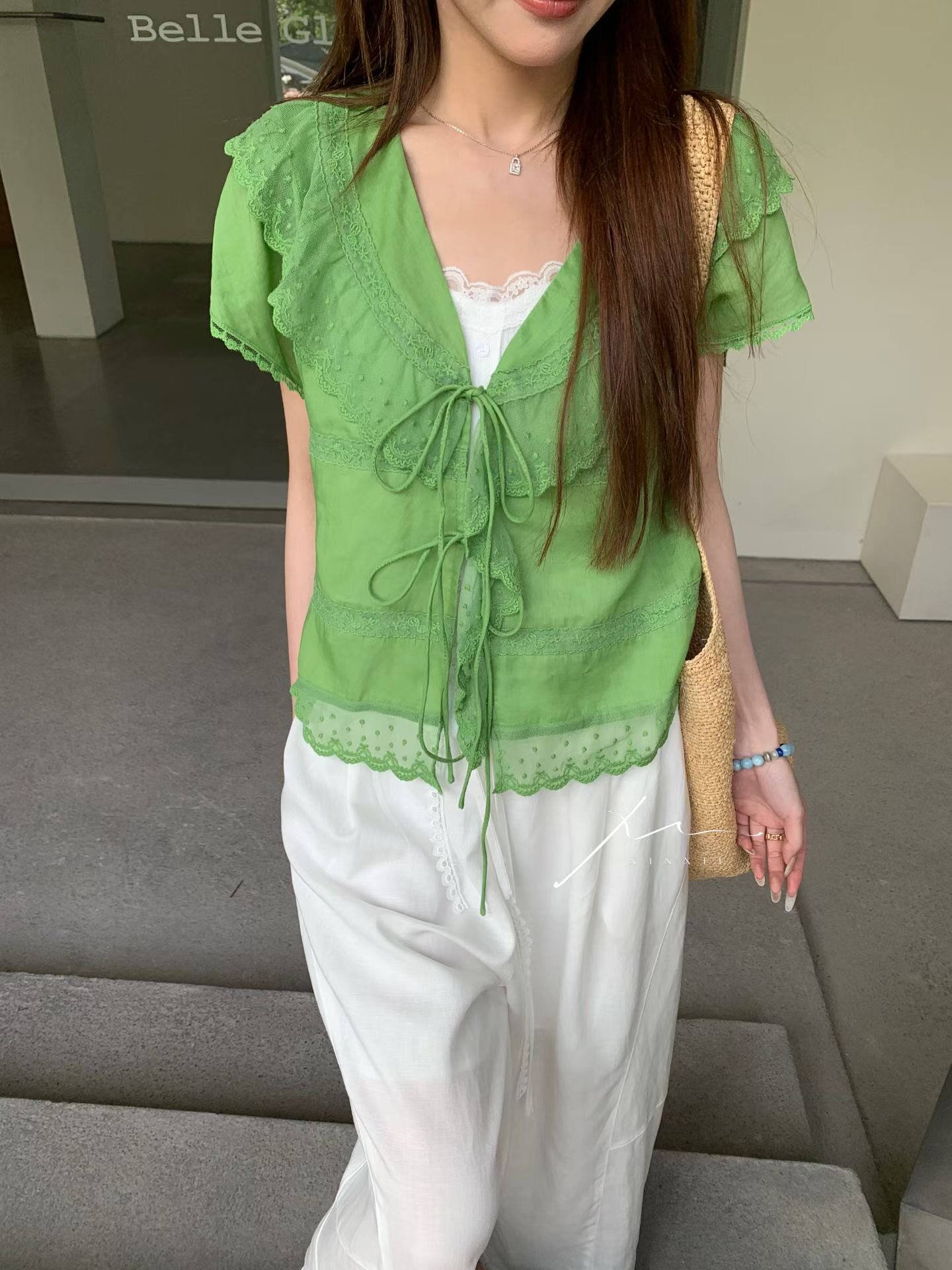 X.XIU新袖26056夏韩系甜美V领蕾丝荷叶边系带短袖苎麻衬衫女