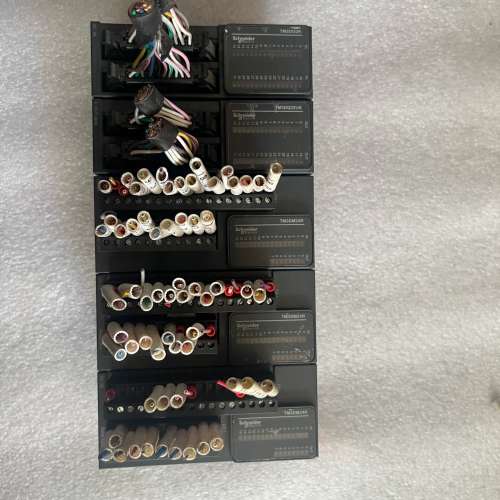 plc，tm3di32k一个，tm3dq32uk一个，