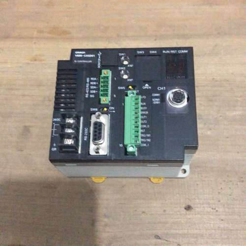 欧姆龙控制器 V600-CA5D01，现货实拍，实物见图