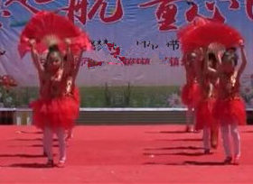 中国红舞蹈喜庆民族风古筝打鼓服