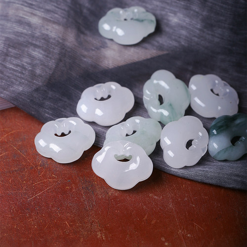 天然新疆金丝玉天山翠如意锁款