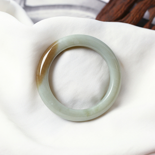 天然和田玉新疆料且末糖俏色手镯 肉感好 女款高端玉镯妈妈镯饰品