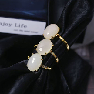 天然和田玉藕粉纯银镶嵌款戒指 女款简约款戒圈饰品