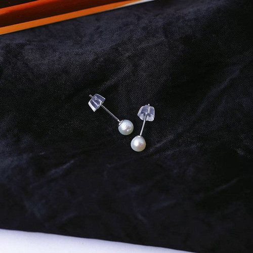 天然淡水白珍珠纯银镶嵌款小灯泡款耳钉珠光亮圆度好女款珍珠耳饰