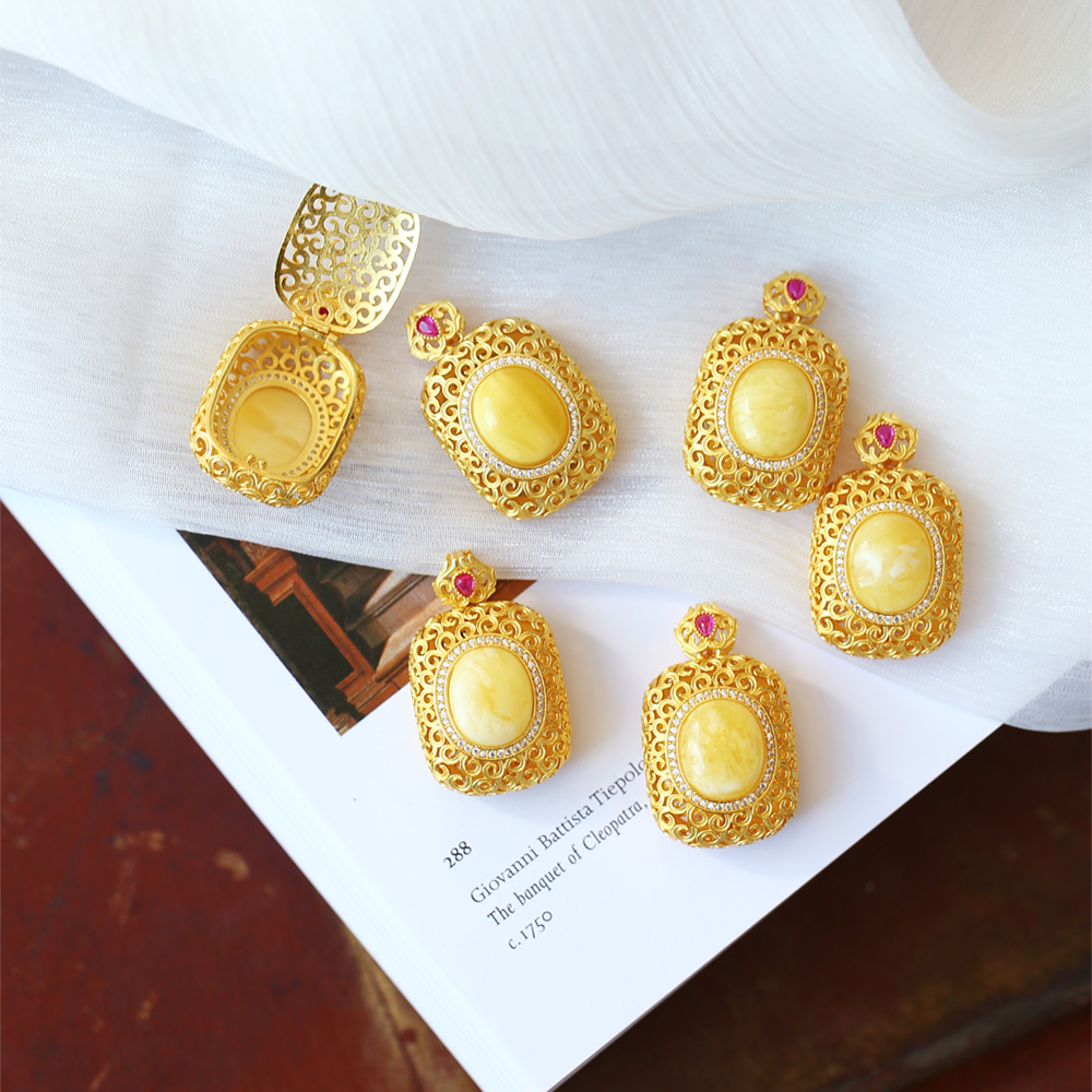 天然俄料蜜蜡白花蜡纯银镶嵌吊坠 女款蜜蜡银镶嵌挂坠饰品礼物