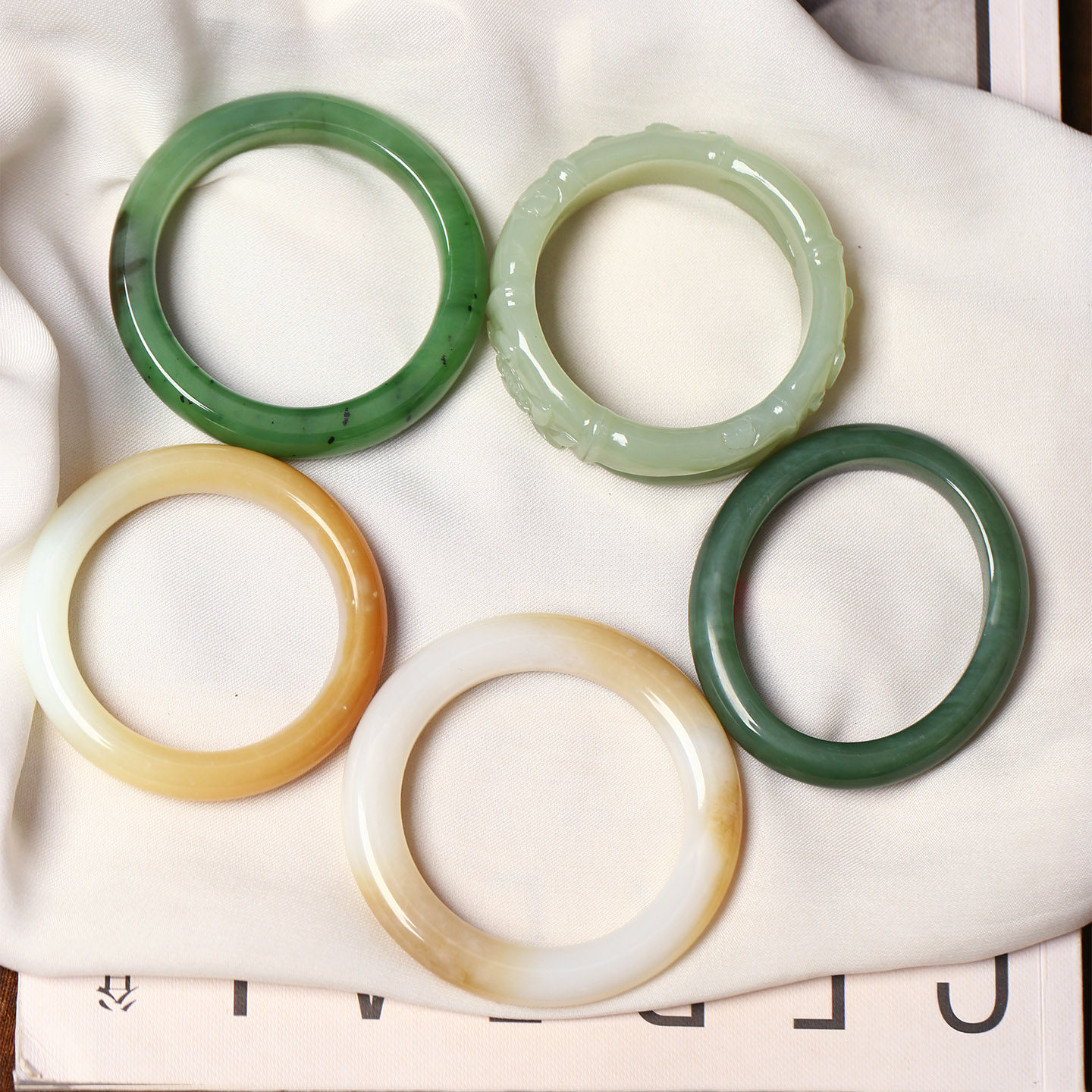 一物一图 孤品清仓捡漏 烟灰糖料青玉碧玉和田玉手镯雕花宽镯子