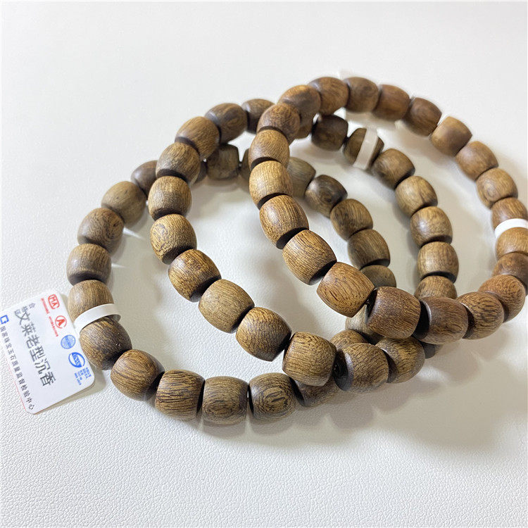 작은 부티크 천연 브루나이 침향 구식 구슬 팔찌 수중 등급은 기름진 남성과 여성의 식별을 지원합니다