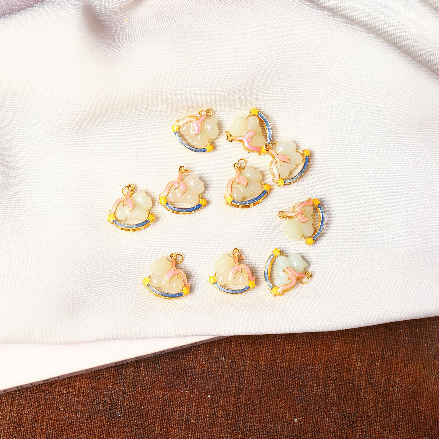 天然和田玉雕刻唐马 手工彩绘款 纯银镶嵌吊坠手链配件滴溜DIY