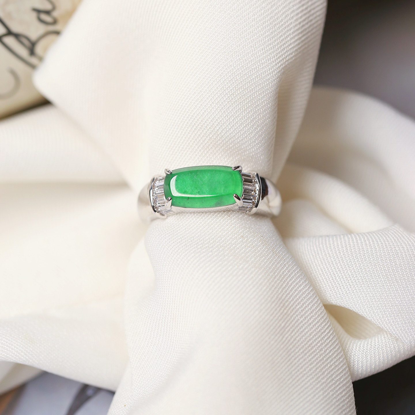 天然A货翡翠危料帝王绿蛋面镀银镶嵌马鞍款戒指 女款翡翠指环饰品