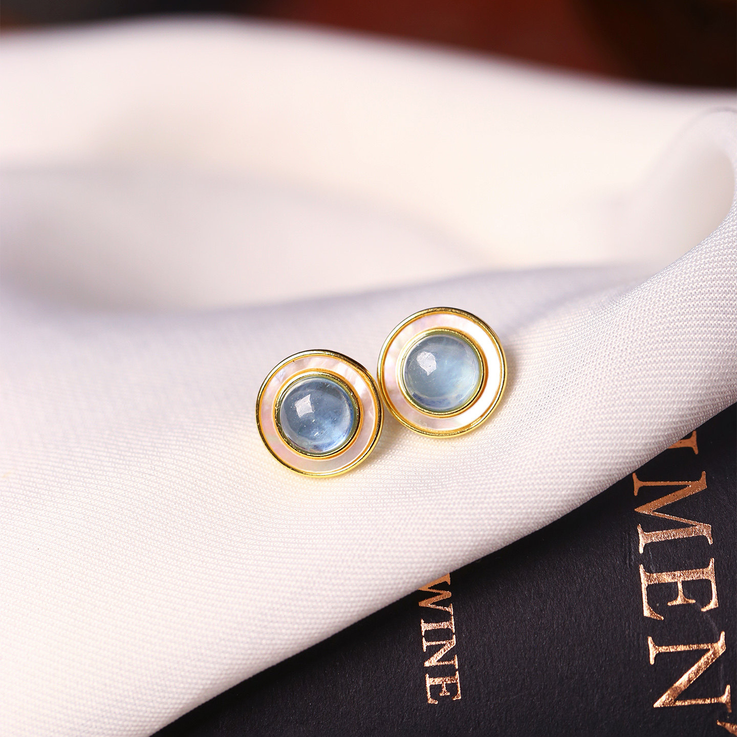 天然水晶海蓝宝蛋面裸石纯银镶嵌款耳钉 女款水晶耳饰礼物