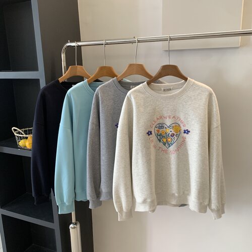 韩系爱心花卉刺绣圆领卫衣女早秋宽松落肩多色简约休闲套头上衣