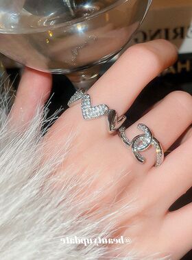 高级感在逃公主轻奢大门法式指环爱心锆石东风字母食指戒指开口戒