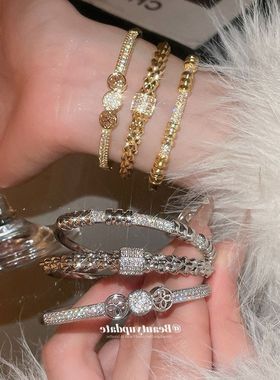 手镯女18K真金高级感锆石铆钉跨境手饰轻奢潮流卡扣小众手环电镀