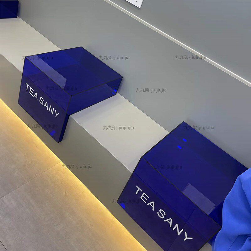 创意设计招牌服装店橱窗陈列亚克力盒子装饰店铺L型展示台柜定制