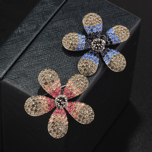 XKDDCT新款镶奢气质百搭轻女花朵钻胸花开衫防走光别针胸饰时尚胸