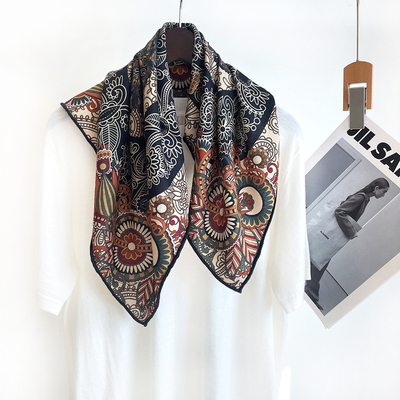 70真丝羊毛丝巾女款2025新款羊绒围巾秋冬季薄款老钱风小方巾护颈