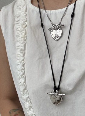 爱心钥匙锁链吊坠小众个性百搭时尚项链手工编绳爱心黑线毛衣链