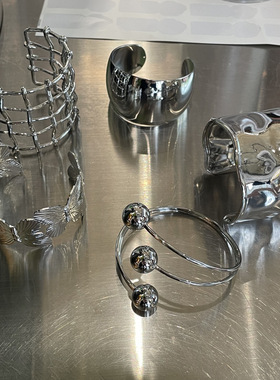 张悦儿同款开口宽面弧形光面手镯女小众设计简约手工可调节手镯