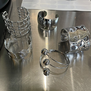 张悦儿同款开口宽面弧形光面手镯女小众设计简约手工可调节手镯