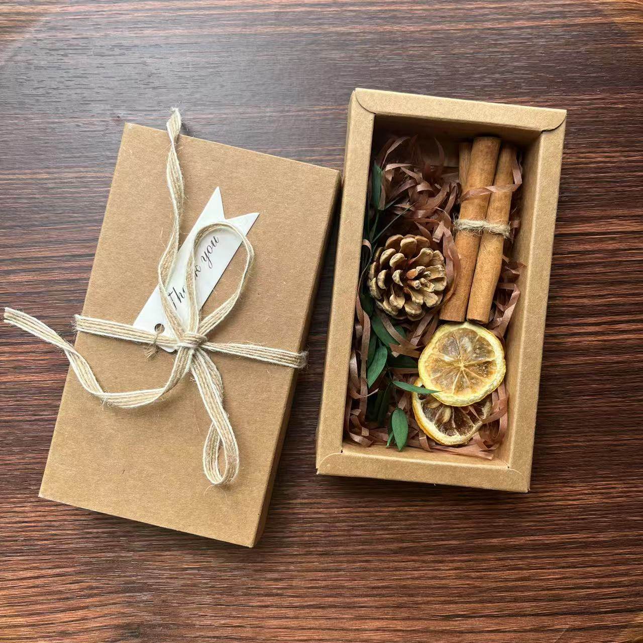 文艺复古简约ins风牛皮纸礼品盒图片