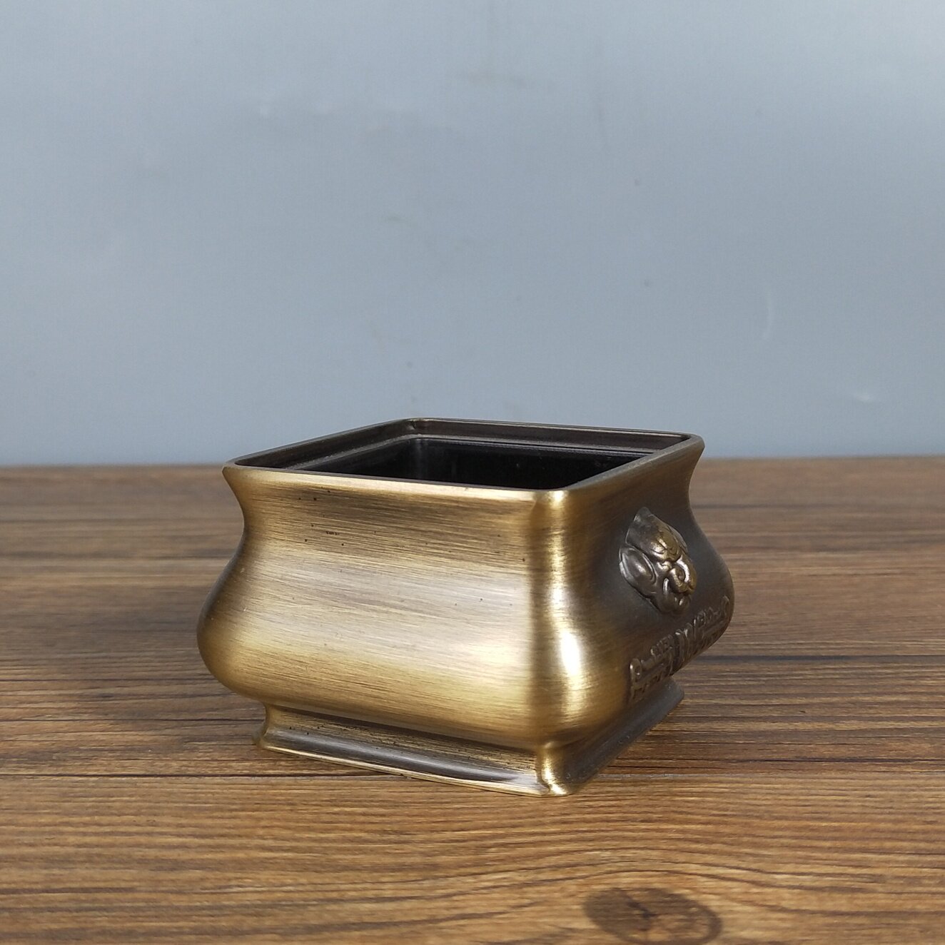 黄铜仿古双狮耳圆足方线香炉摆件居家堂香案室内商铺香炉用品8cm