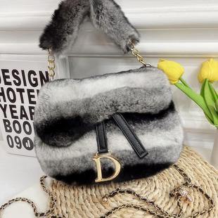 龙猫马鞍包獭兔毛皮草包包手拎女包新款 复古高级感斜挎百搭毛毛包